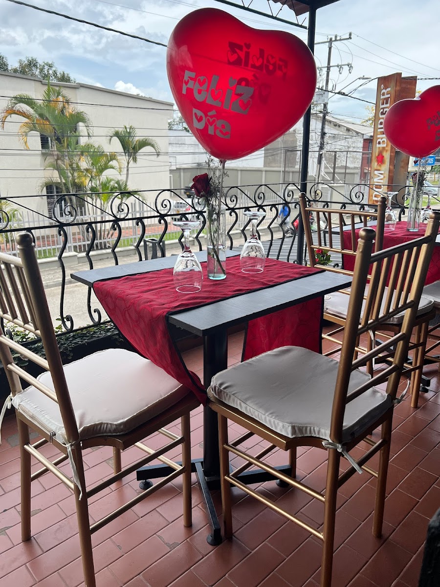 A Vapor Parrilla & Bar